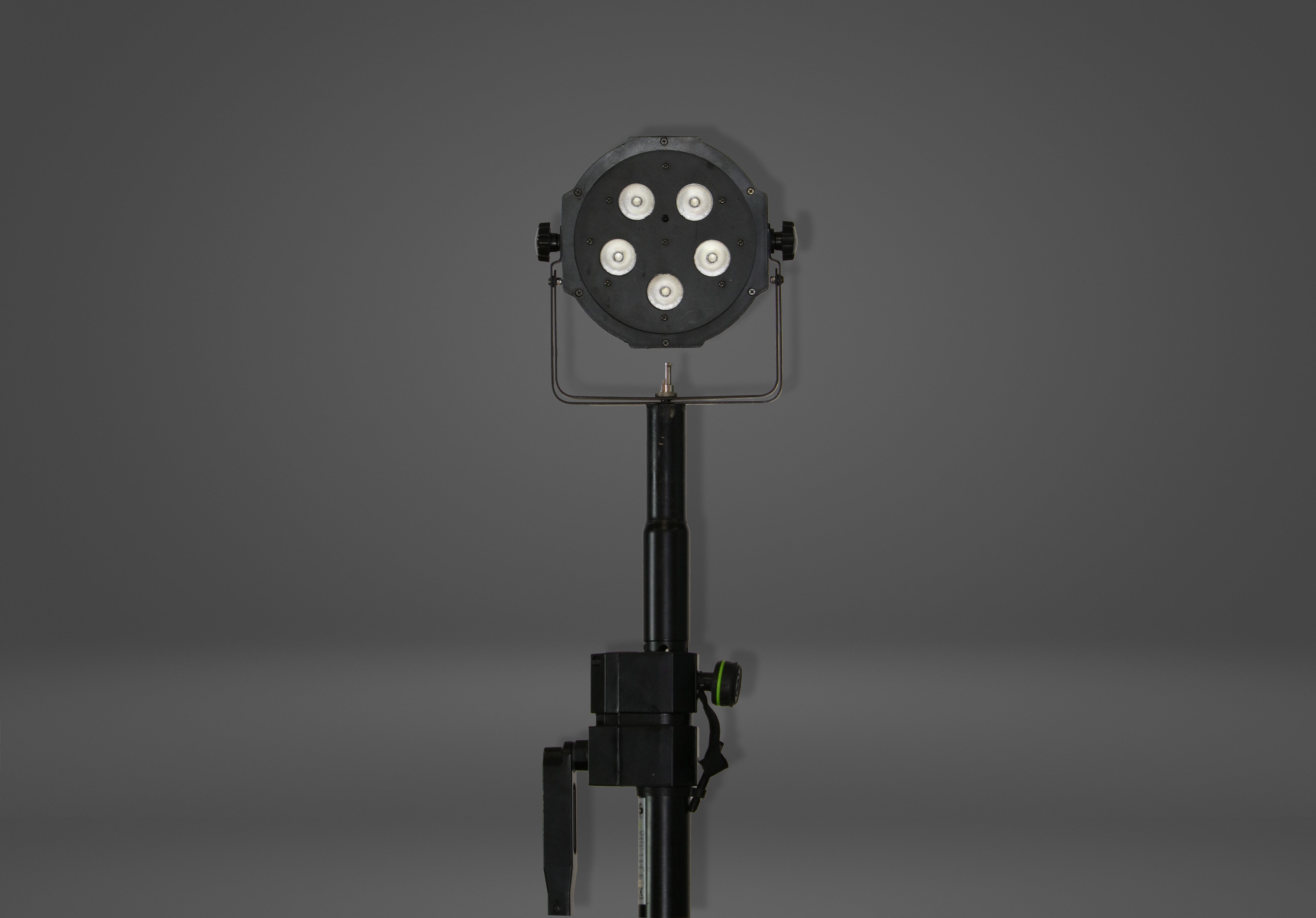 AMERICAN DJ MEGA TRIPAR PROFILE